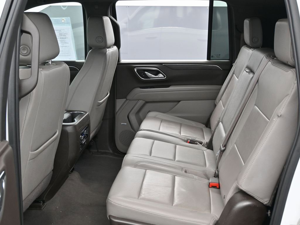 Used 2023 Chevrolet Suburban LT image 34