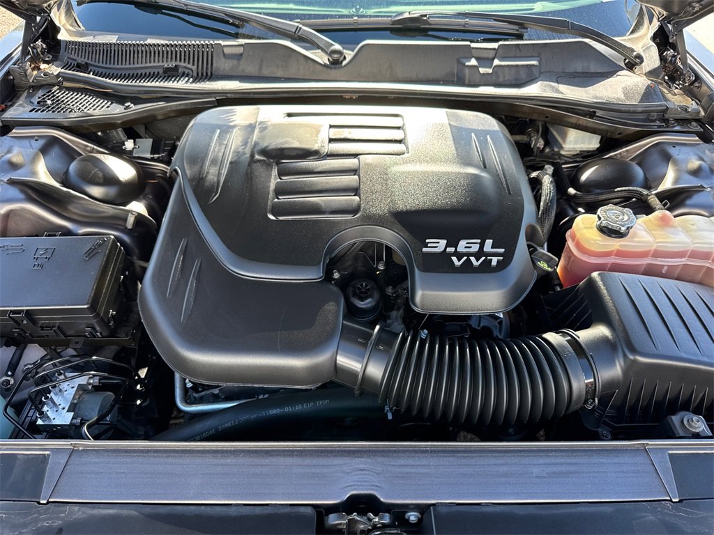 Used 2020 Dodge Challenger SXT w/ Blacktop Package image 10