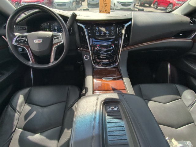 Used 2019 Cadillac Escalade ESV Luxury AWD/4WD image 25