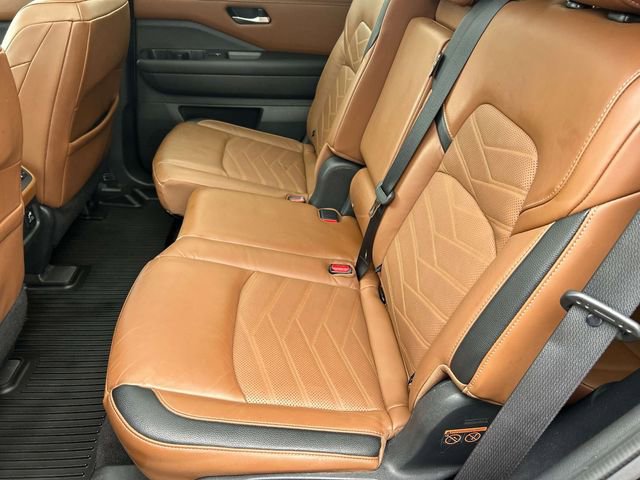 Used 2022 Nissan Pathfinder Platinum w/ Lighting Package (N92) image 20