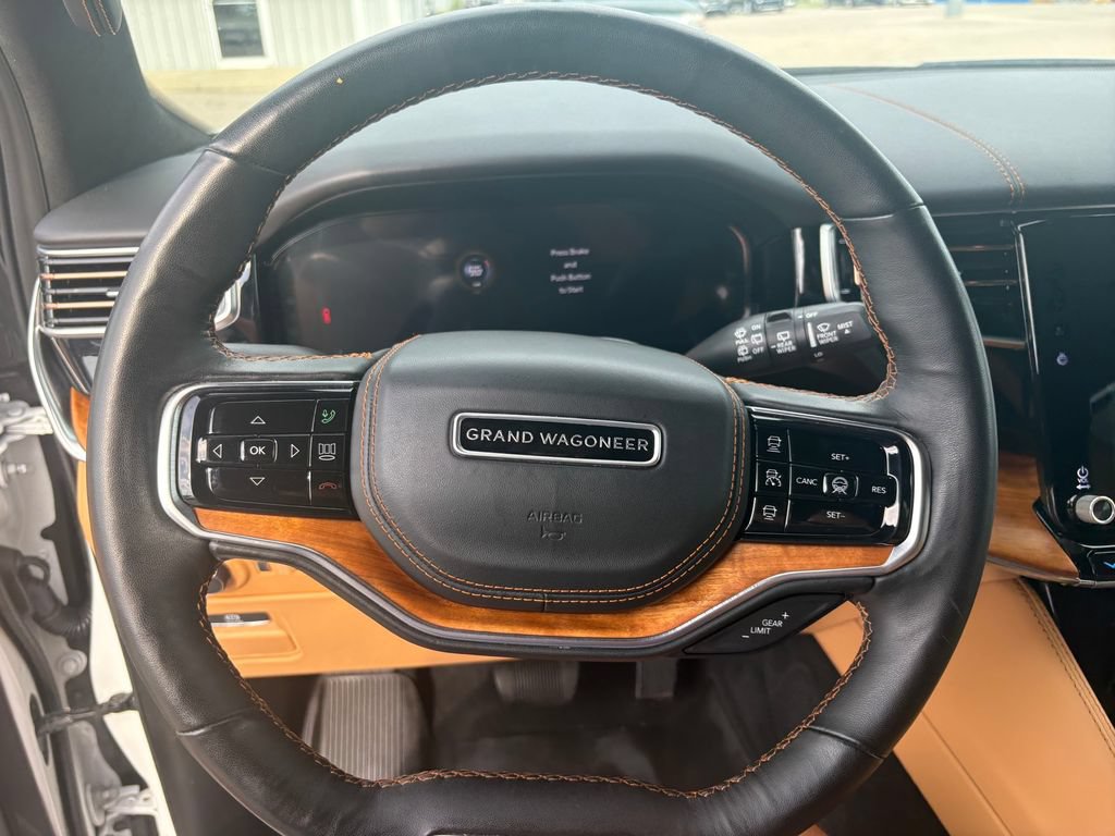 Used 2025 Jeep Grand Wagoneer L Series III w/ Rear Seat Video Group 1 AWD/4WD image 13