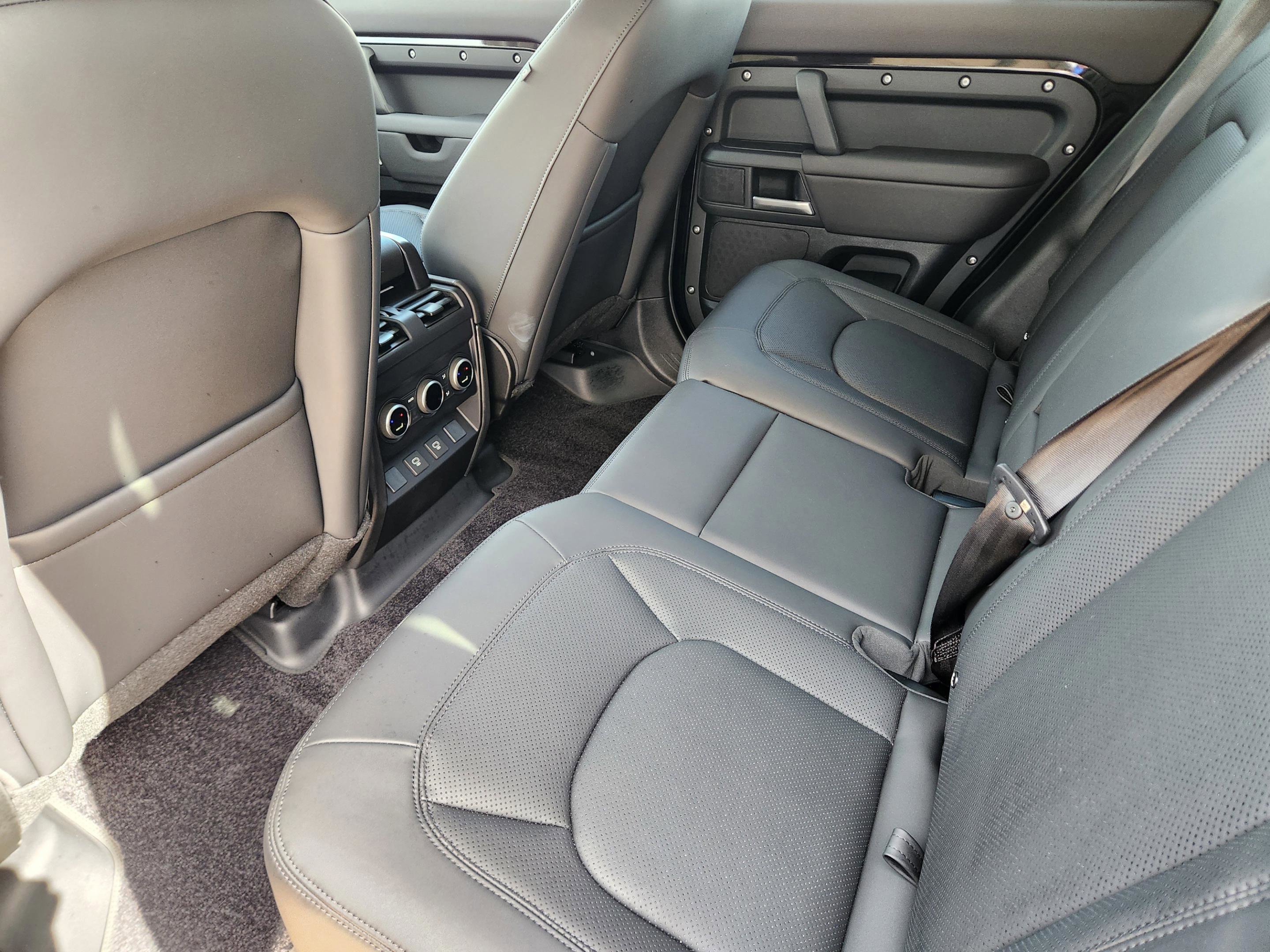 Certified 2025 Land Rover Defender 110 S image 25