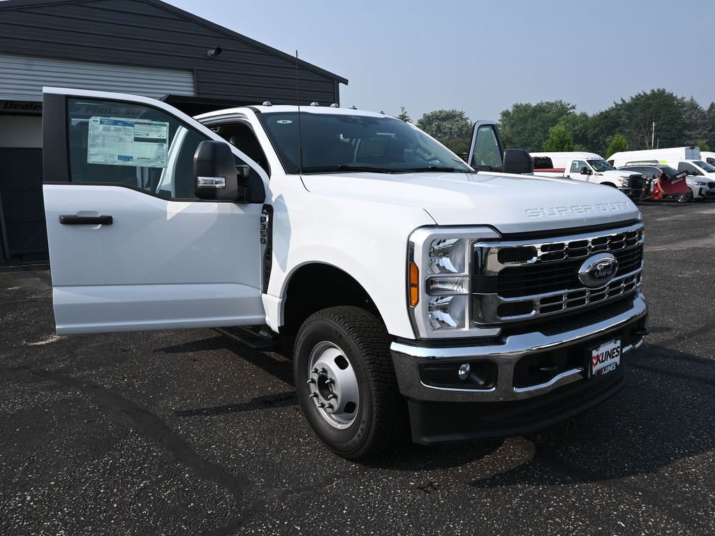 New 2025 Ford F350 XL w/ XL Chrome Package image 25