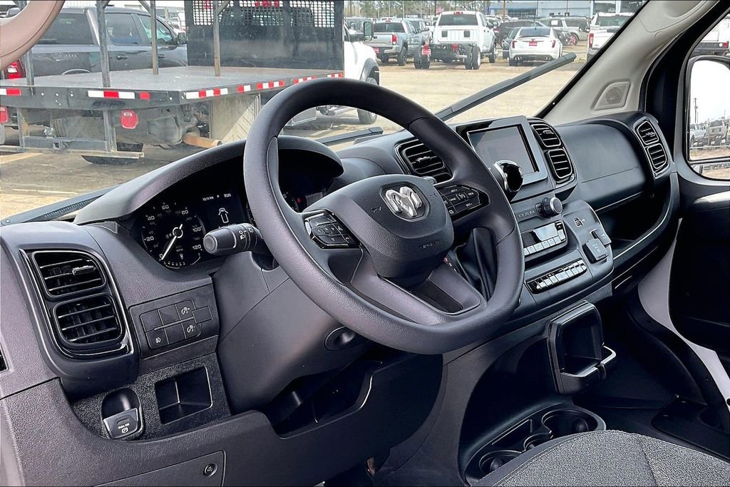 New 2024 RAM ProMaster 2500 w/ Convenience Group FWD image 4