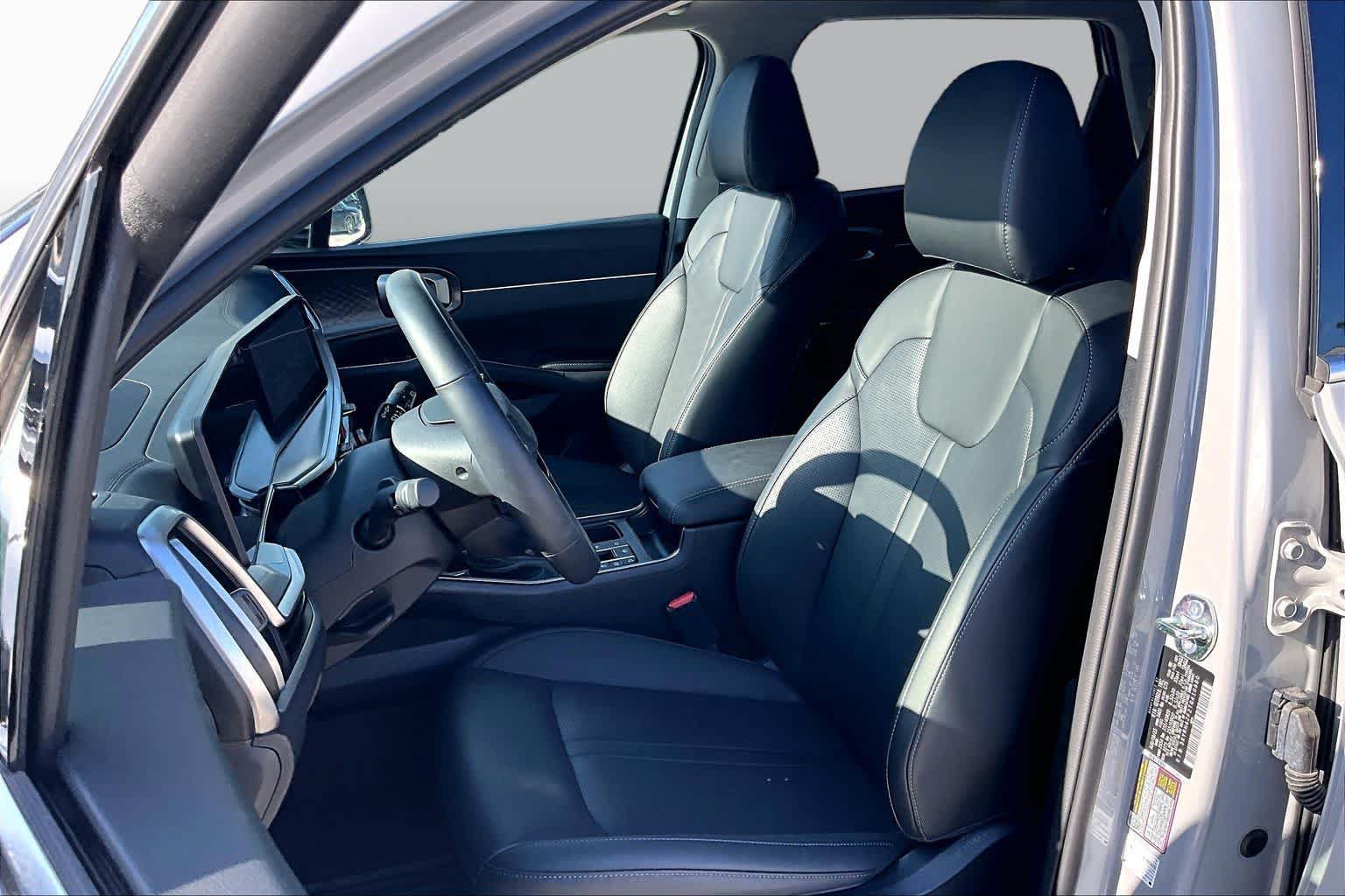 Certified 2026 Kia Sorento EX w/ EX Premium Package FWD image 8