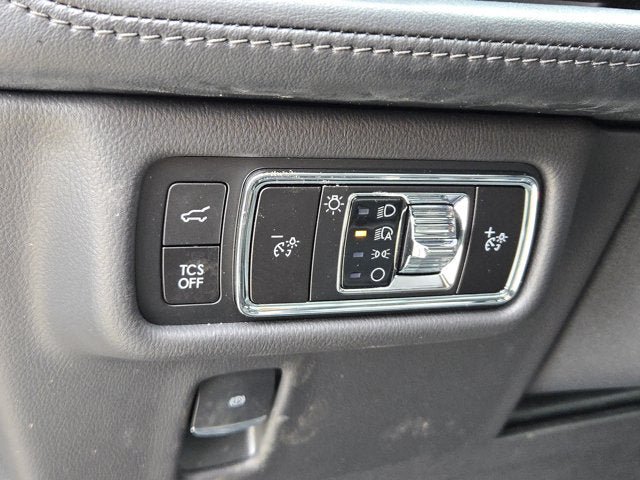 Used 2023 Lincoln Nautilus Reserve AWD/4WD image 25