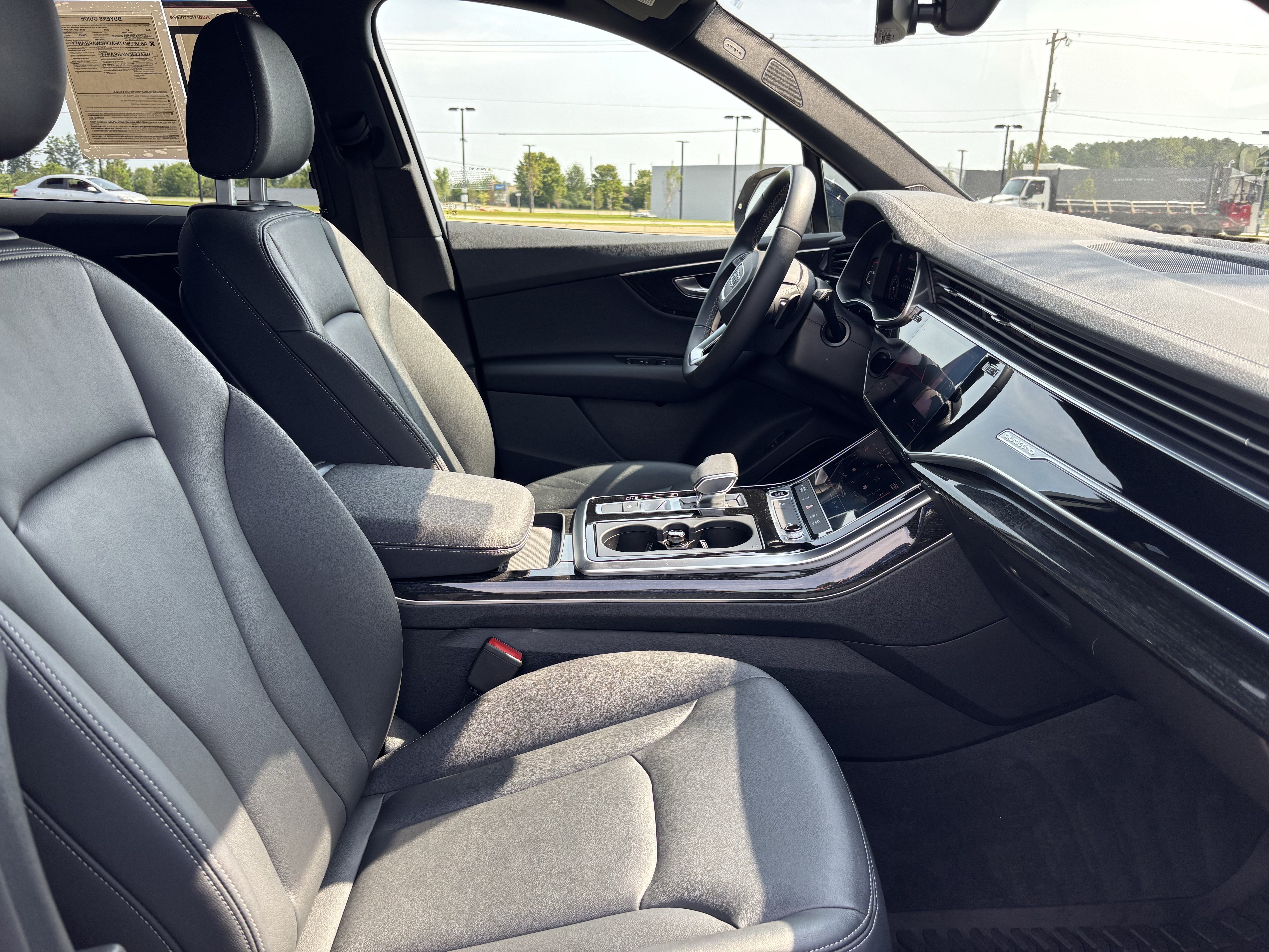 Certified 2025 Audi Q7 2.0T Premium Plus w/ Convenience Plus Package AWD/4WD image 35