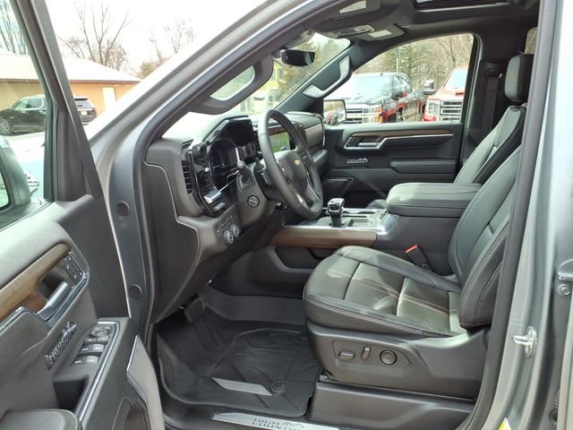 Used 2024 Chevrolet Silverado 1500 High Country w/ High Country Premium Package AWD/4WD image 10
