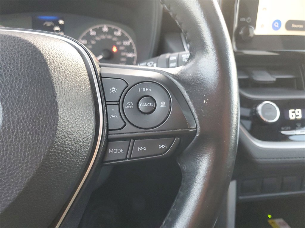 Certified 2023 Toyota Corolla Cross LE image 23