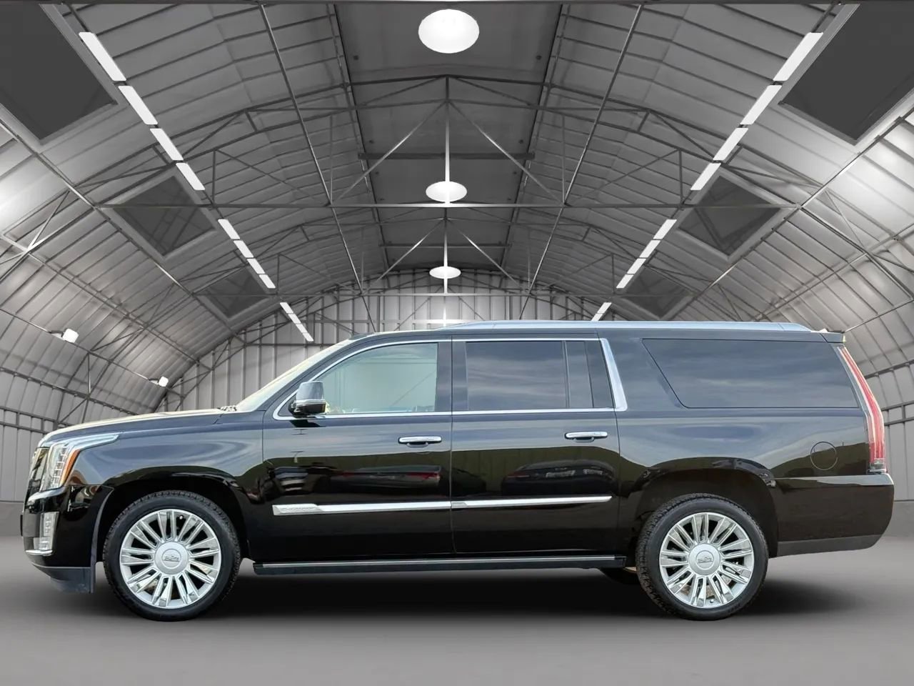 Used 2015 Cadillac Escalade ESV Platinum AWD/4WD image 4