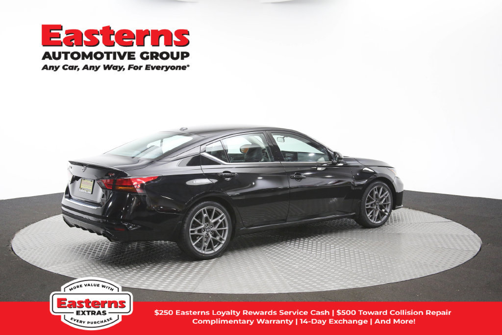 Used 2023 Nissan Altima 2.0 SR FWD image 46