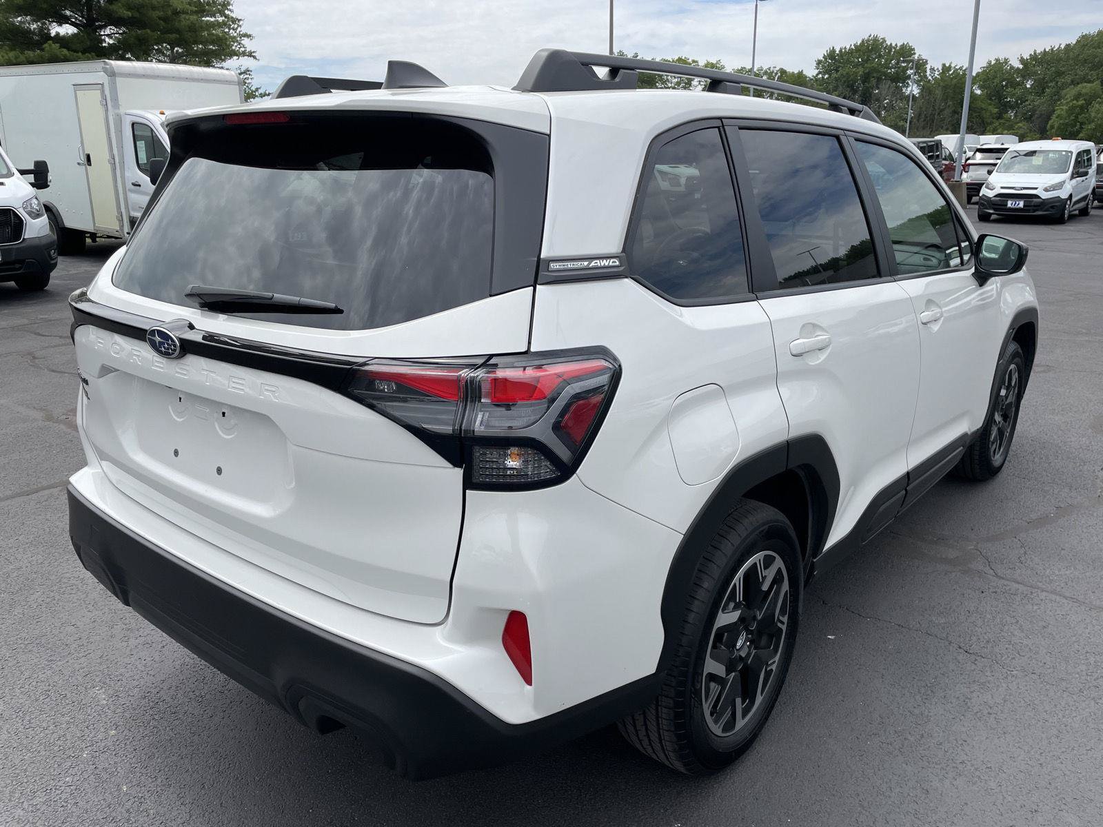 Used 2025 Subaru Forester Premium AWD/4WD image 5