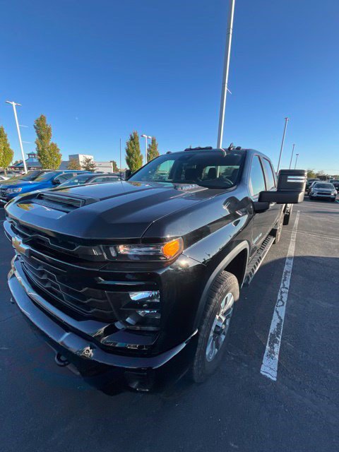 Used 2025 Chevrolet Silverado 2500 Custom w/ Snow Plow Prep/Camper Package AWD/4WD image 2