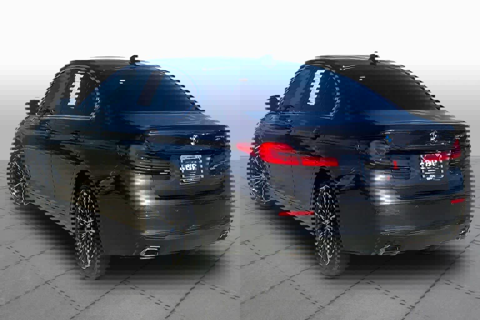 Used 2022 BMW 540i w/ Premium Package image 11