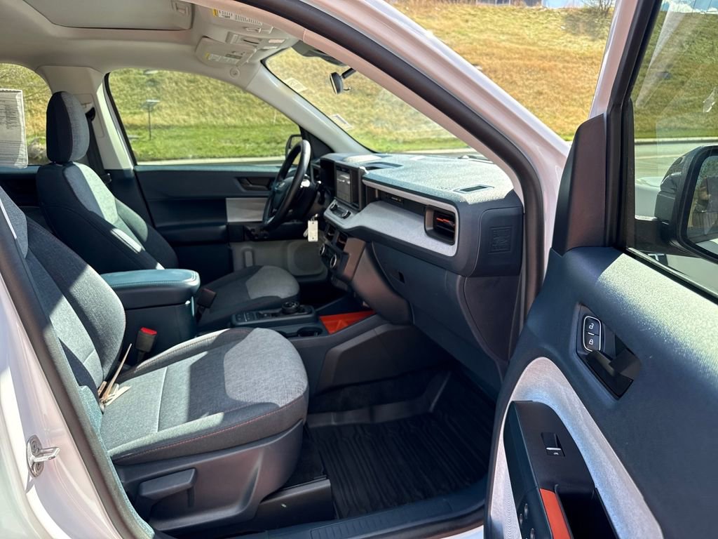 Certified 2024 Ford Maverick XLT w/ XLT Luxury Package image 3