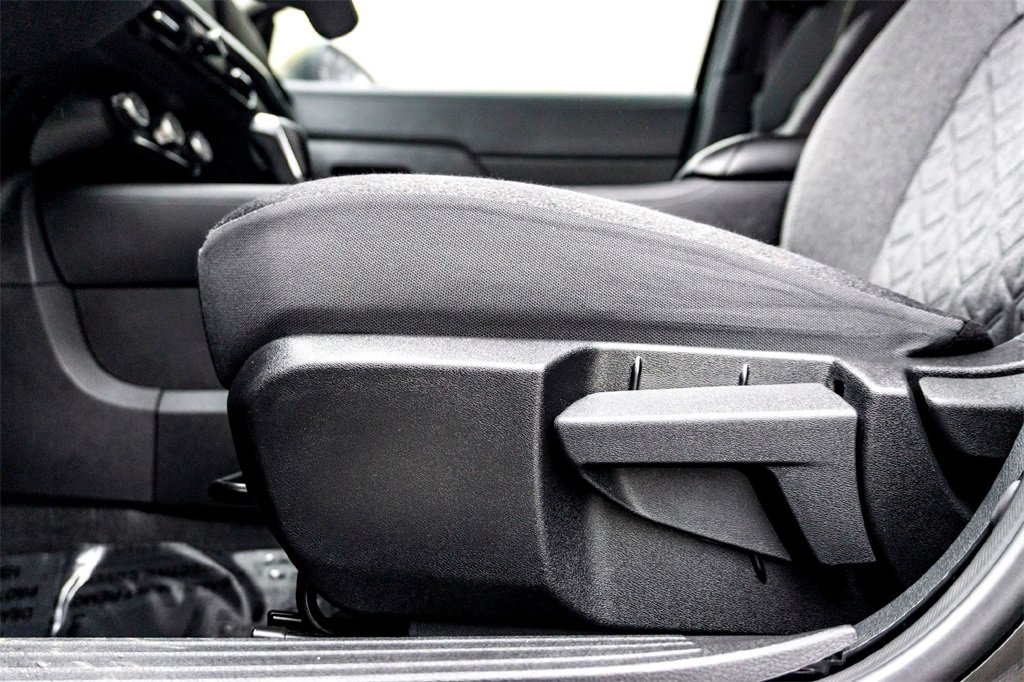 Used 2025 Nissan Kicks SV w/ Interior Electronics Package image 12