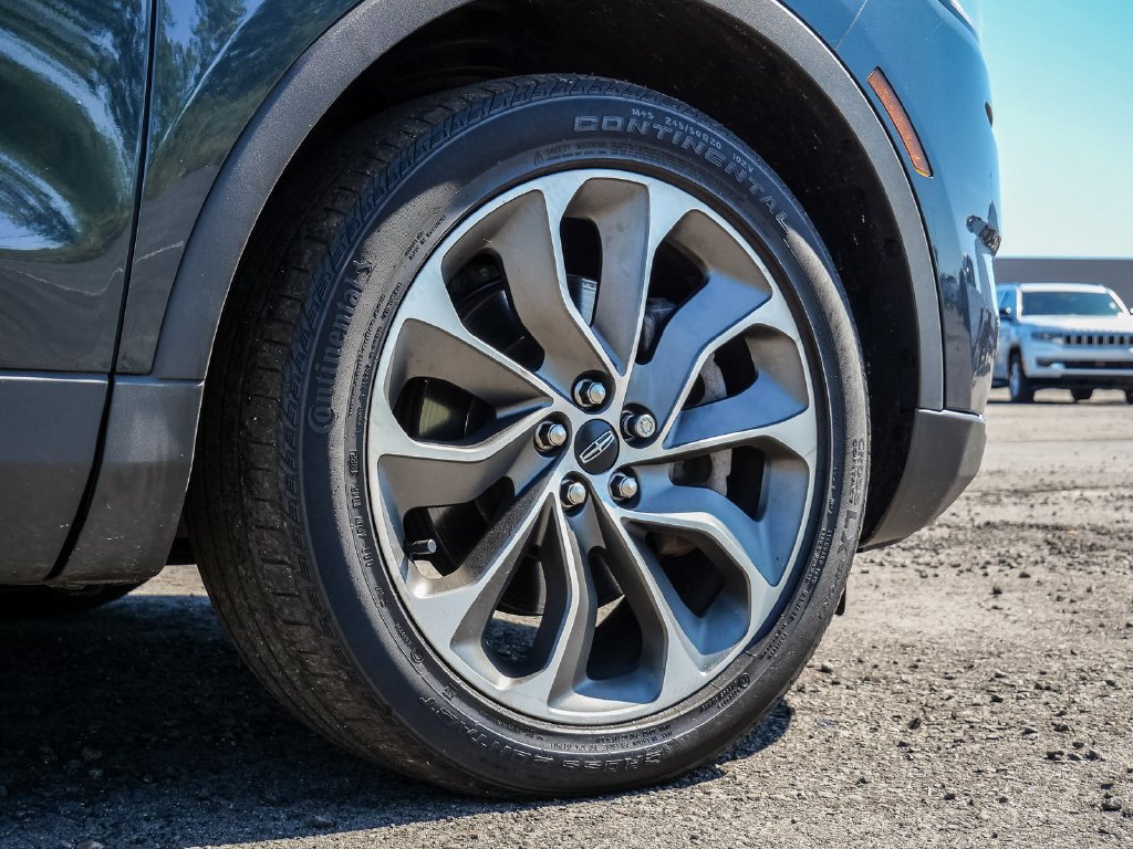Used 2023 Lincoln Nautilus Reserve AWD/4WD image 9