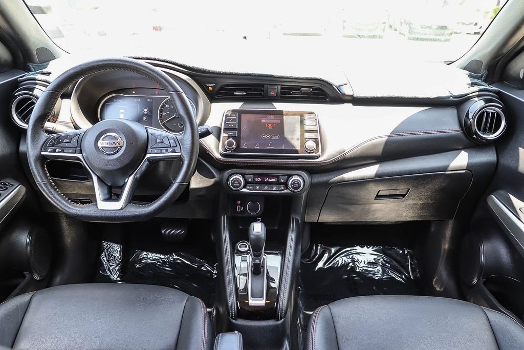 Used 2020 Nissan Kicks SR w/ SR Premium Package FWD image 16
