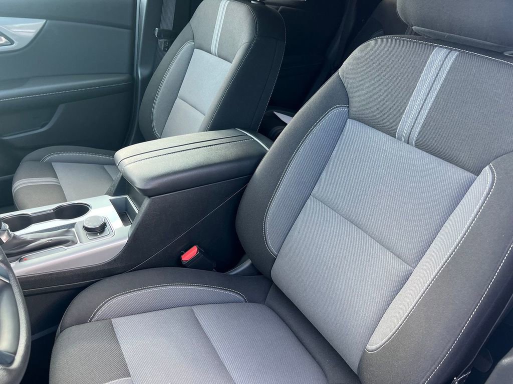 Used 2025 Chevrolet Blazer LT image 10
