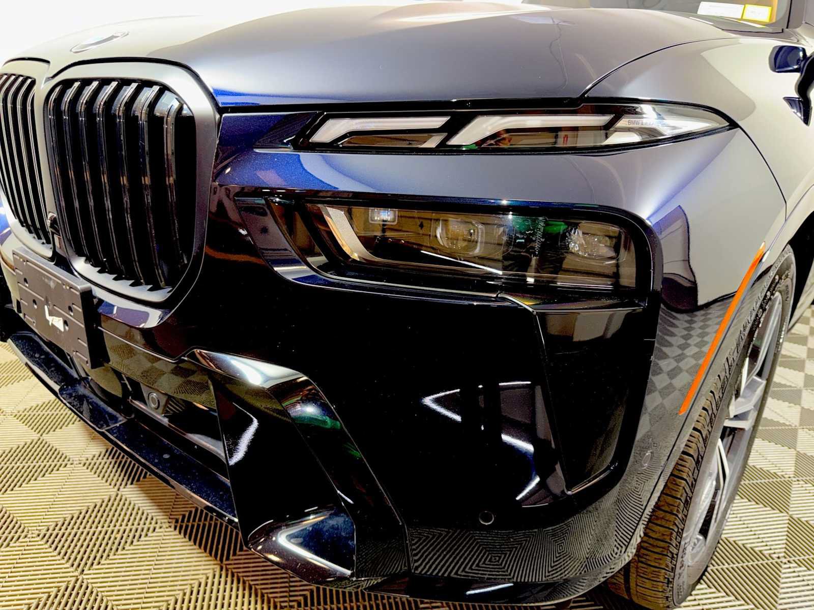 Used 2024 BMW X7 xDrive40i w/ M Sport Package AWD/4WD image 27