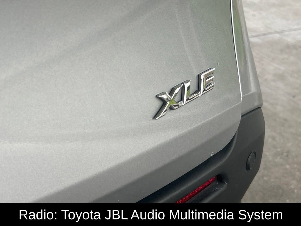 Used 2025 Toyota Sienna XLE FWD image 20
