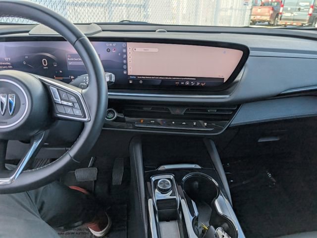 Used 2024 Buick Envision Preferred image 3