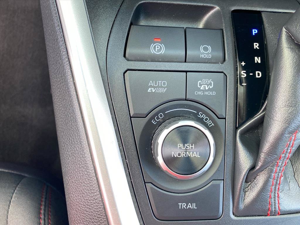 Used 2024 Toyota RAV4 SE w/ Weather & Moonroof Package AWD/4WD image 13