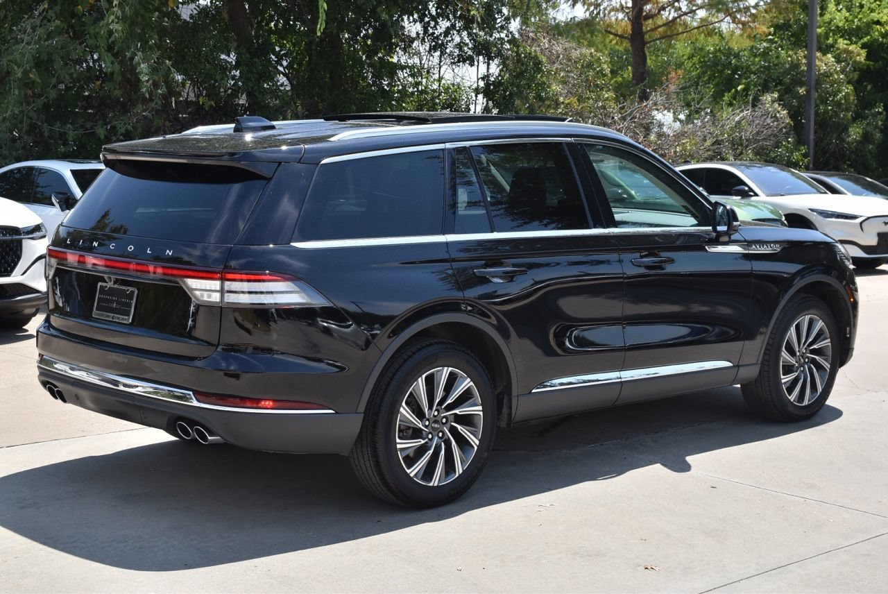 Certified 2026 Lincoln Aviator AWD image 7