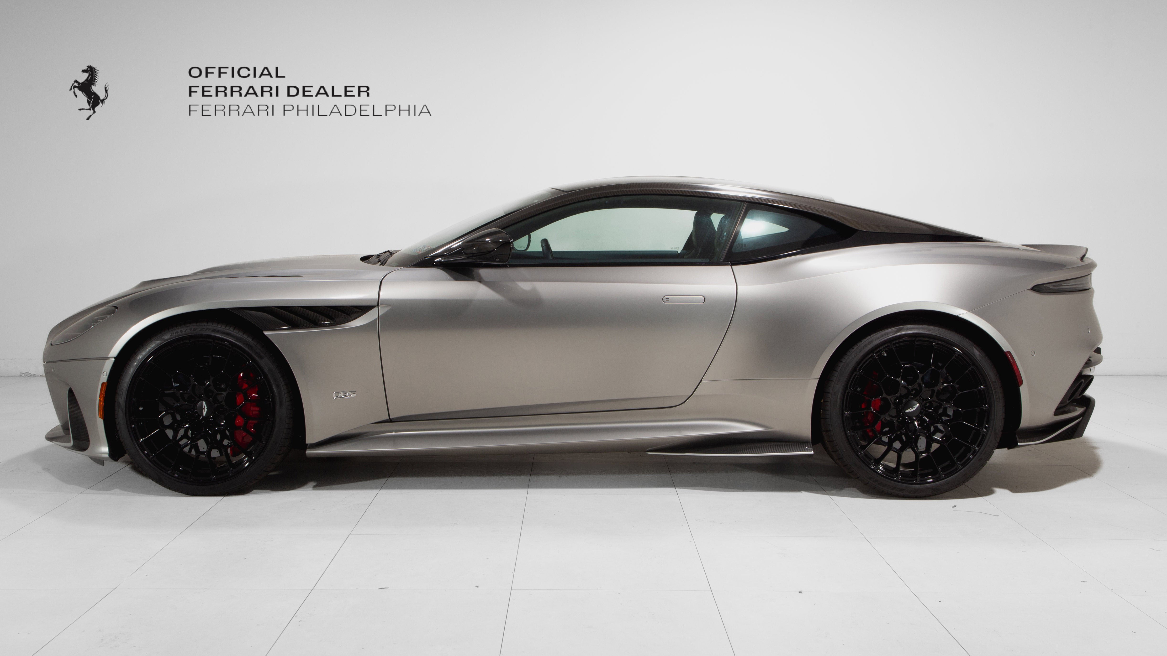 Used 2023 Aston Martin DBS Coupe image 4