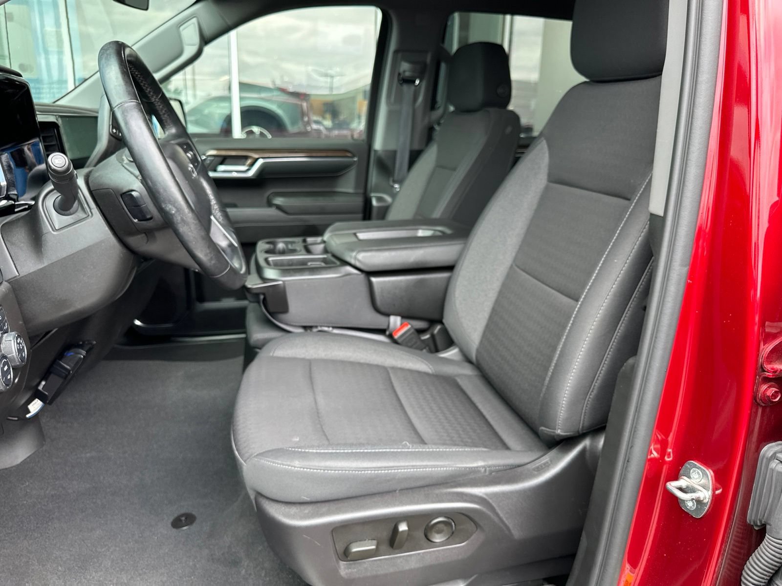 Used 2024 Chevrolet Silverado 1500 RST AWD/4WD image 19