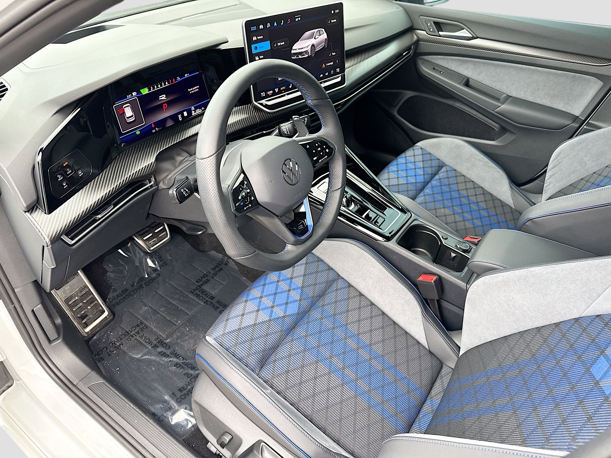 Used 2025 Volkswagen Golf R Black Edition w/ Euro Stye Package image 25