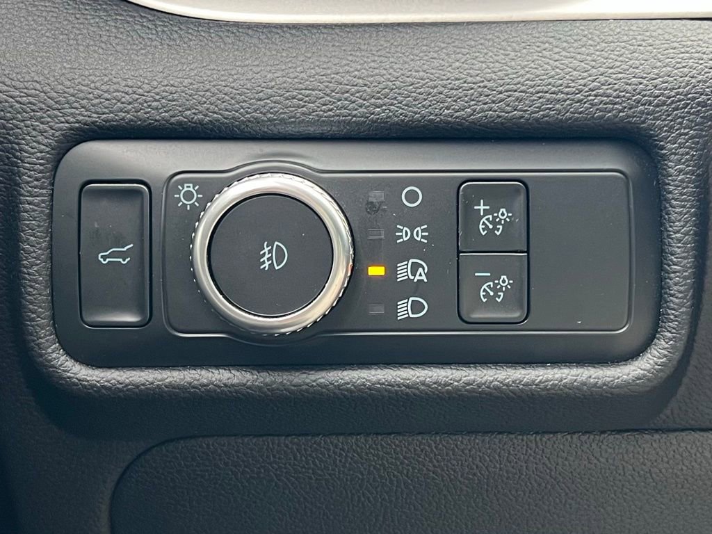 Used 2021 Ford Explorer XLT w/ Equipment Group 202A image 27