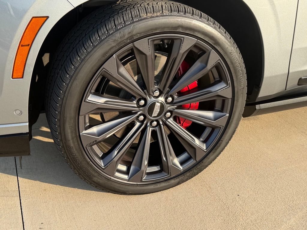 Used 2025 Cadillac Escalade ESV V AWD/4WD image 9