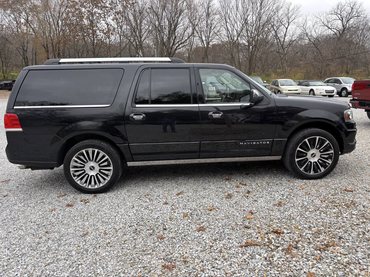 Used 2015 Lincoln Navigator L 4WD w/ Equipment Group 101A Reserve image 2