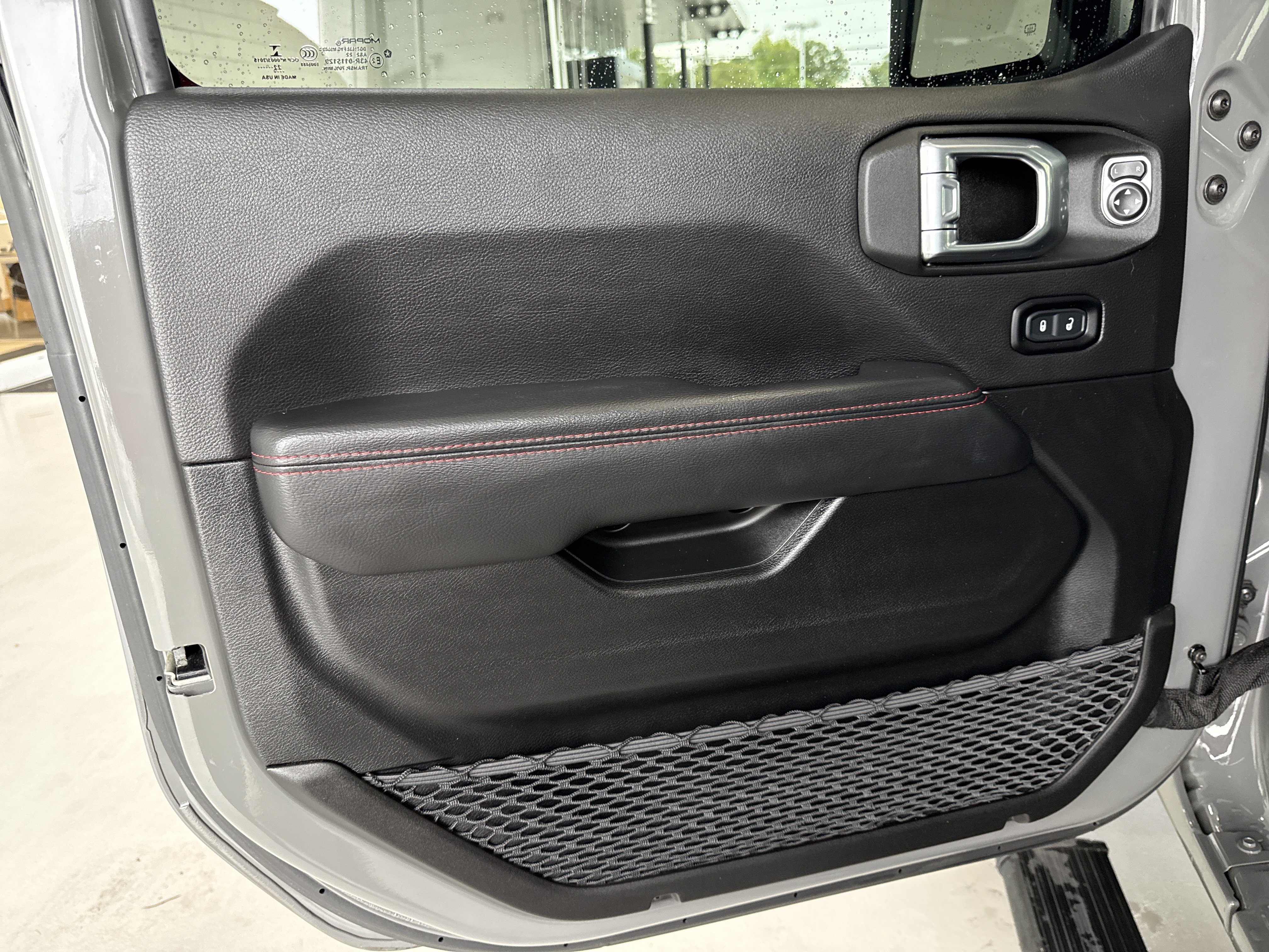 Used 2022 Jeep Gladiator Rubicon w/ LED Lighting Group AWD/4WD image 9