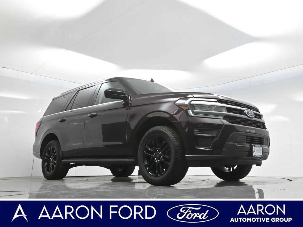 Used 2024 Ford Expedition XLT RWD image 3