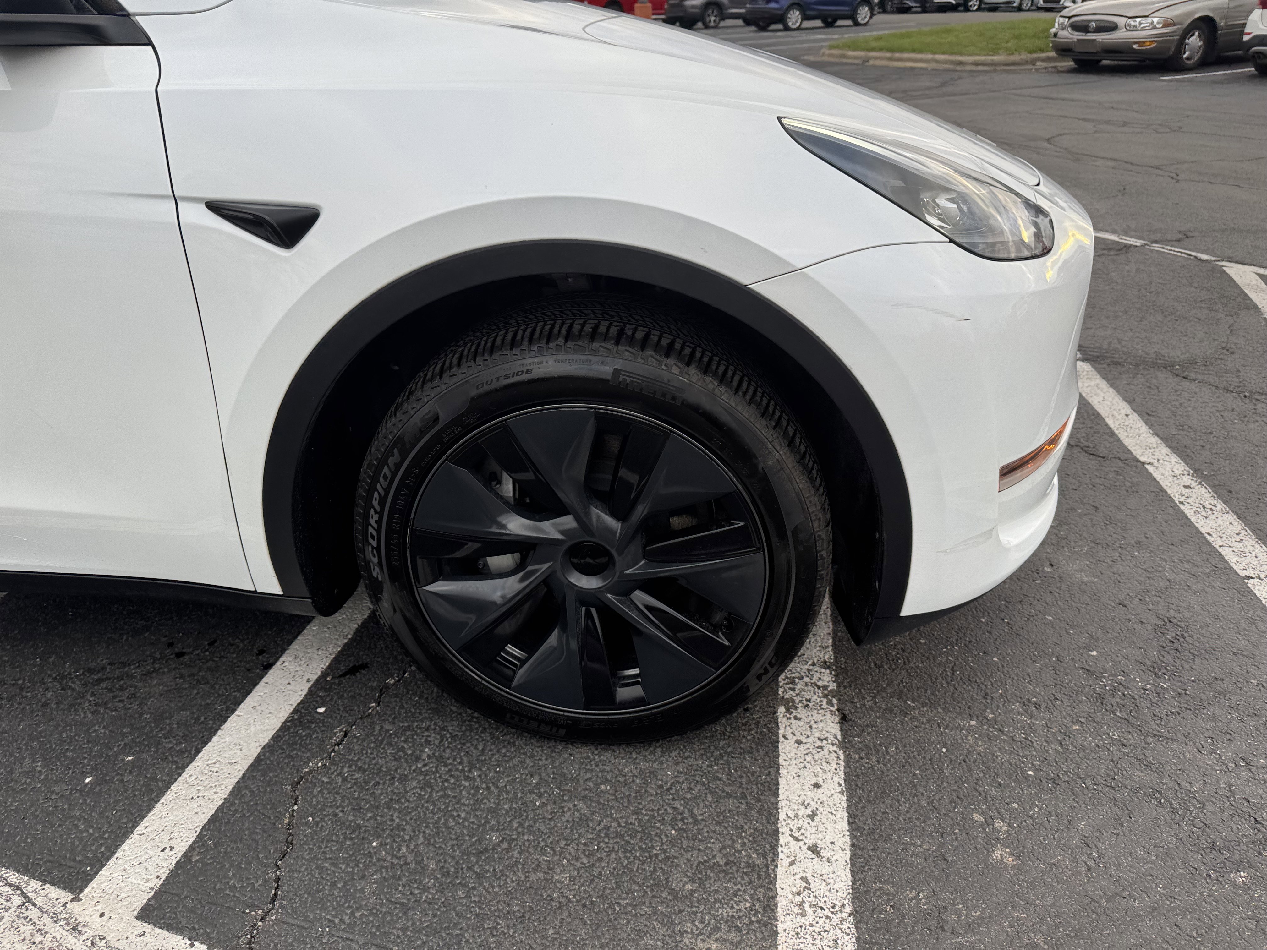 Used 2024 Tesla Model Y Long Range AWD/4WD image 11