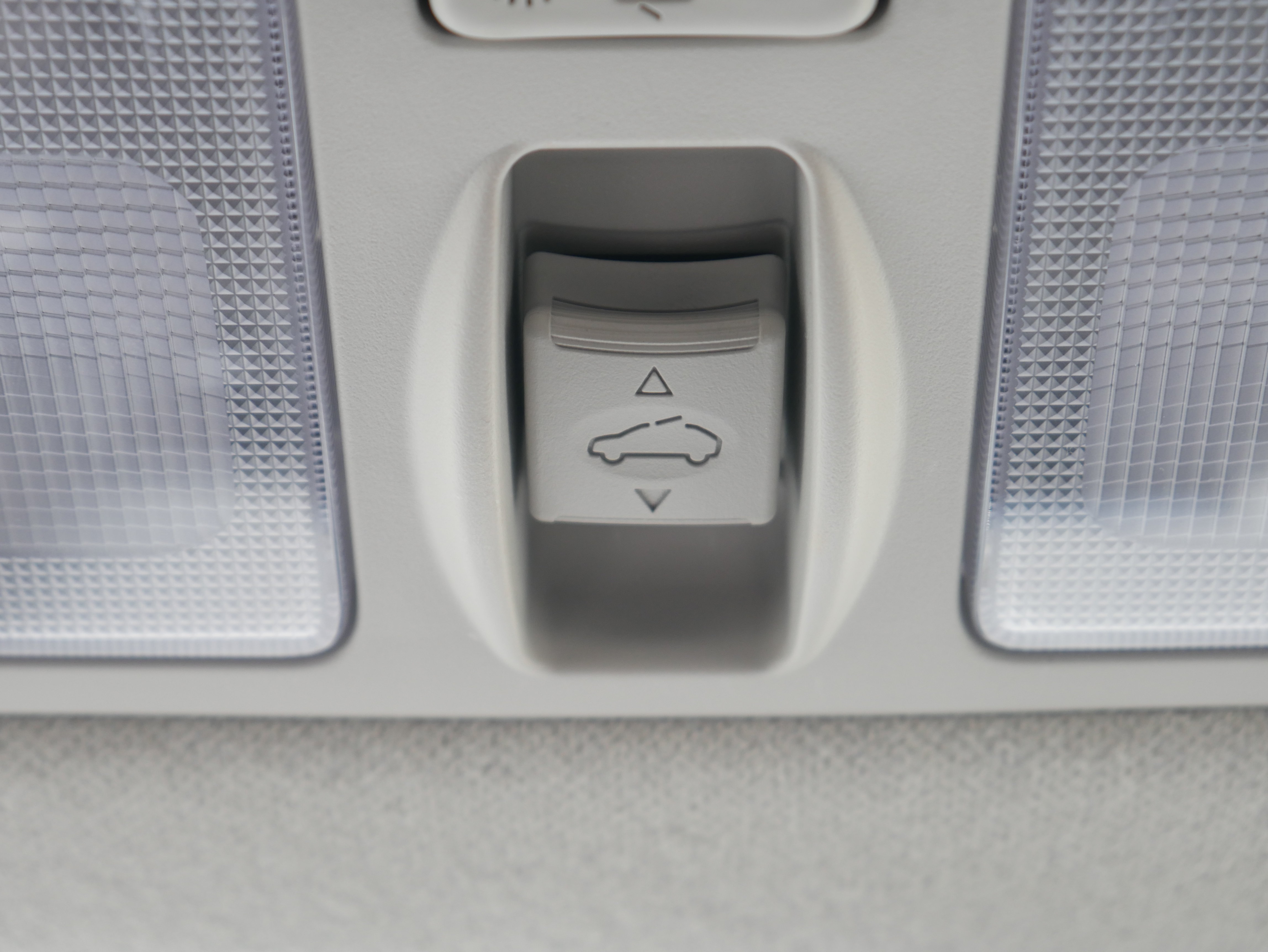 Used 2025 Hyundai Venue SEL FWD image 31