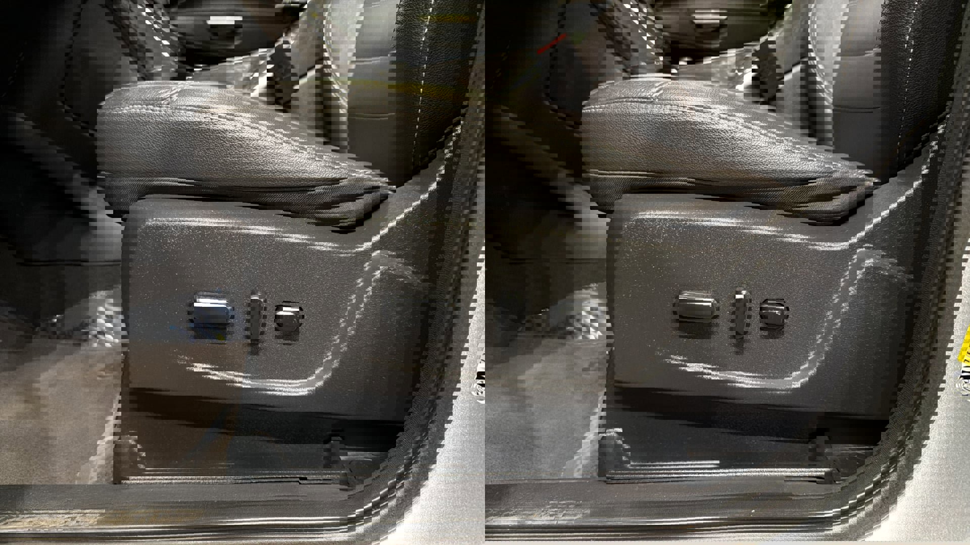 Used 2016 Ford Escape Titanium w/ Equipment Group 301A image 20