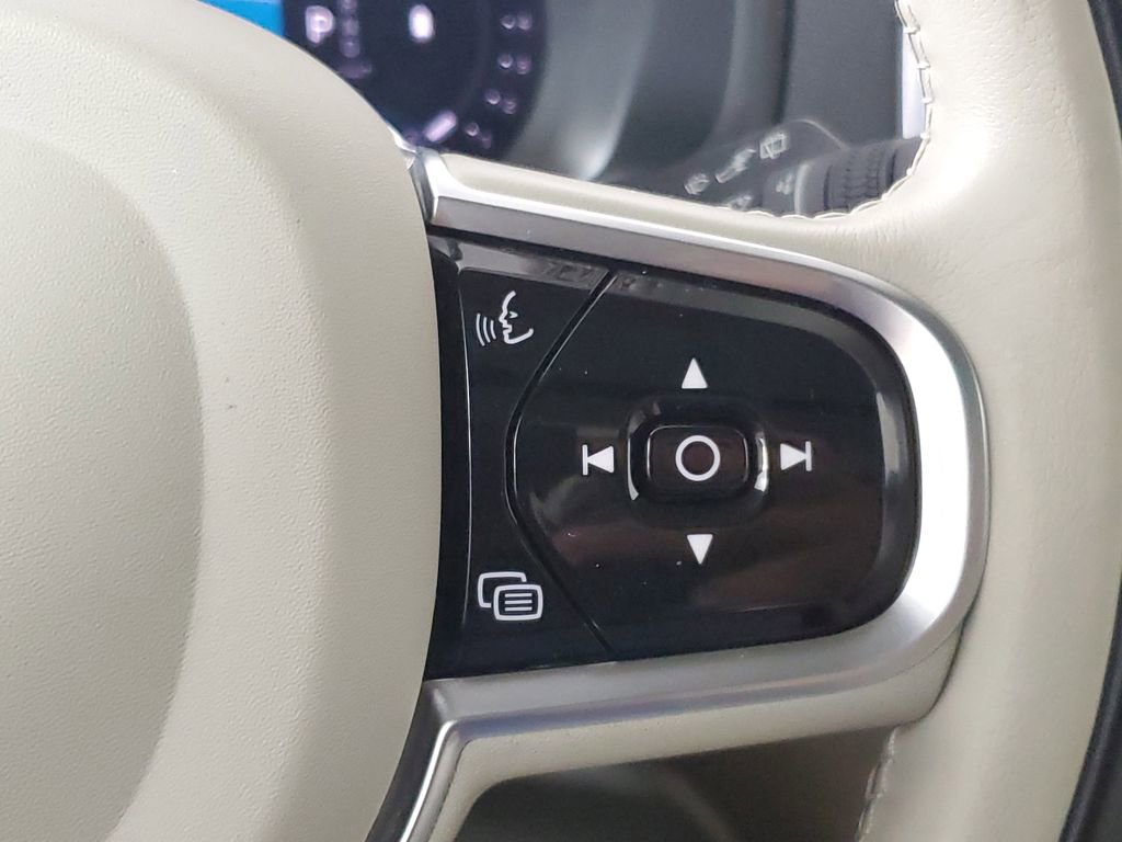 Certified 2023 Volvo XC90 B5 Plus w/ Protection Package Premier AWD/4WD image 32