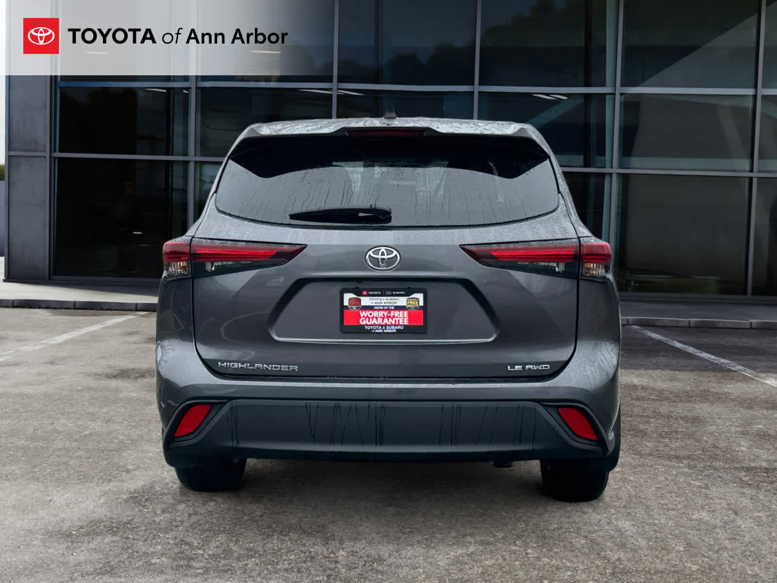 Used 2024 Toyota Highlander XLE image 9