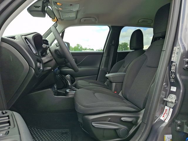 Used 2023 Jeep Renegade Altitude AWD/4WD image 13