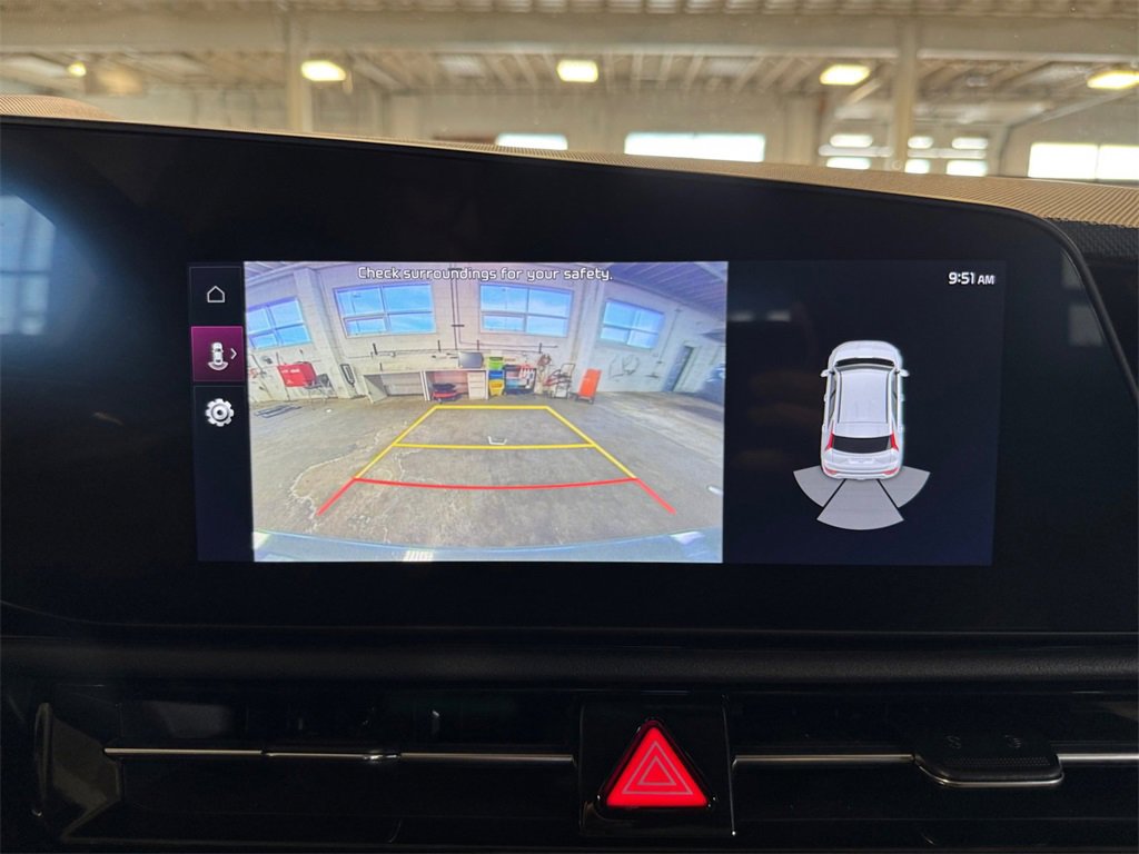 Certified 2023 Kia Niro EX image 18