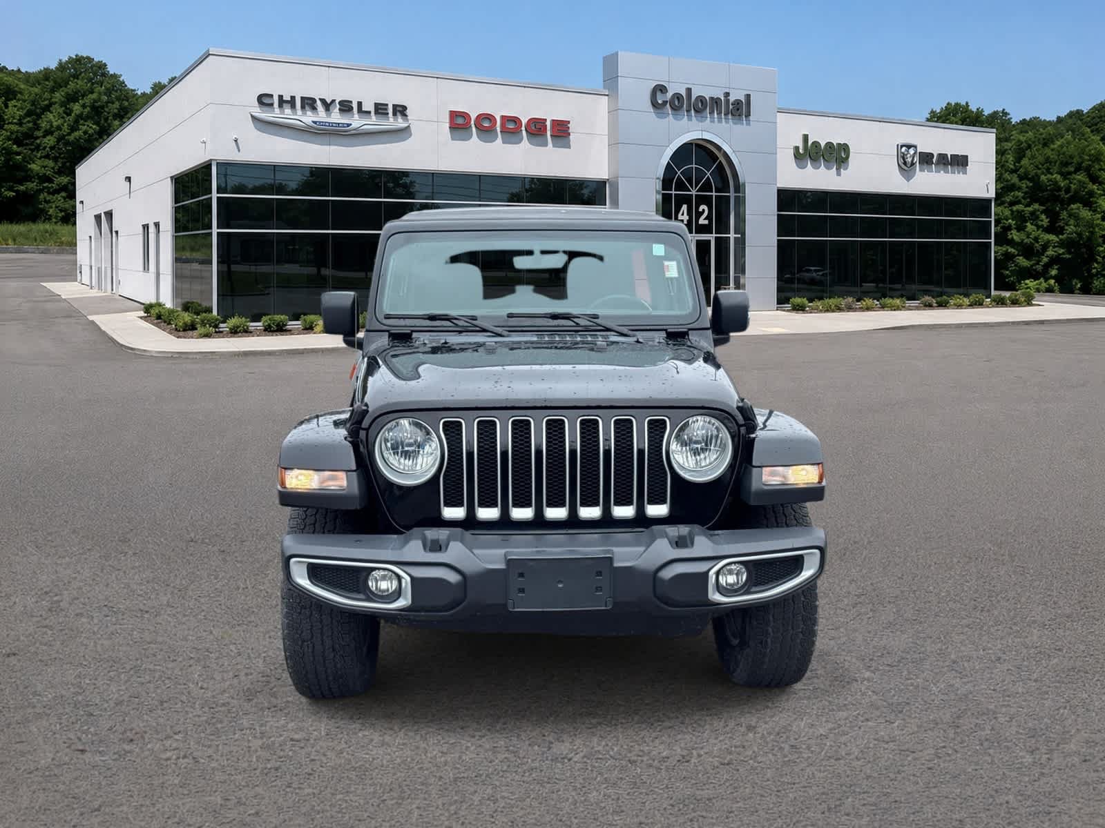 Used 2022 Jeep Wrangler Unlimited Sahara AWD/4WD image 32