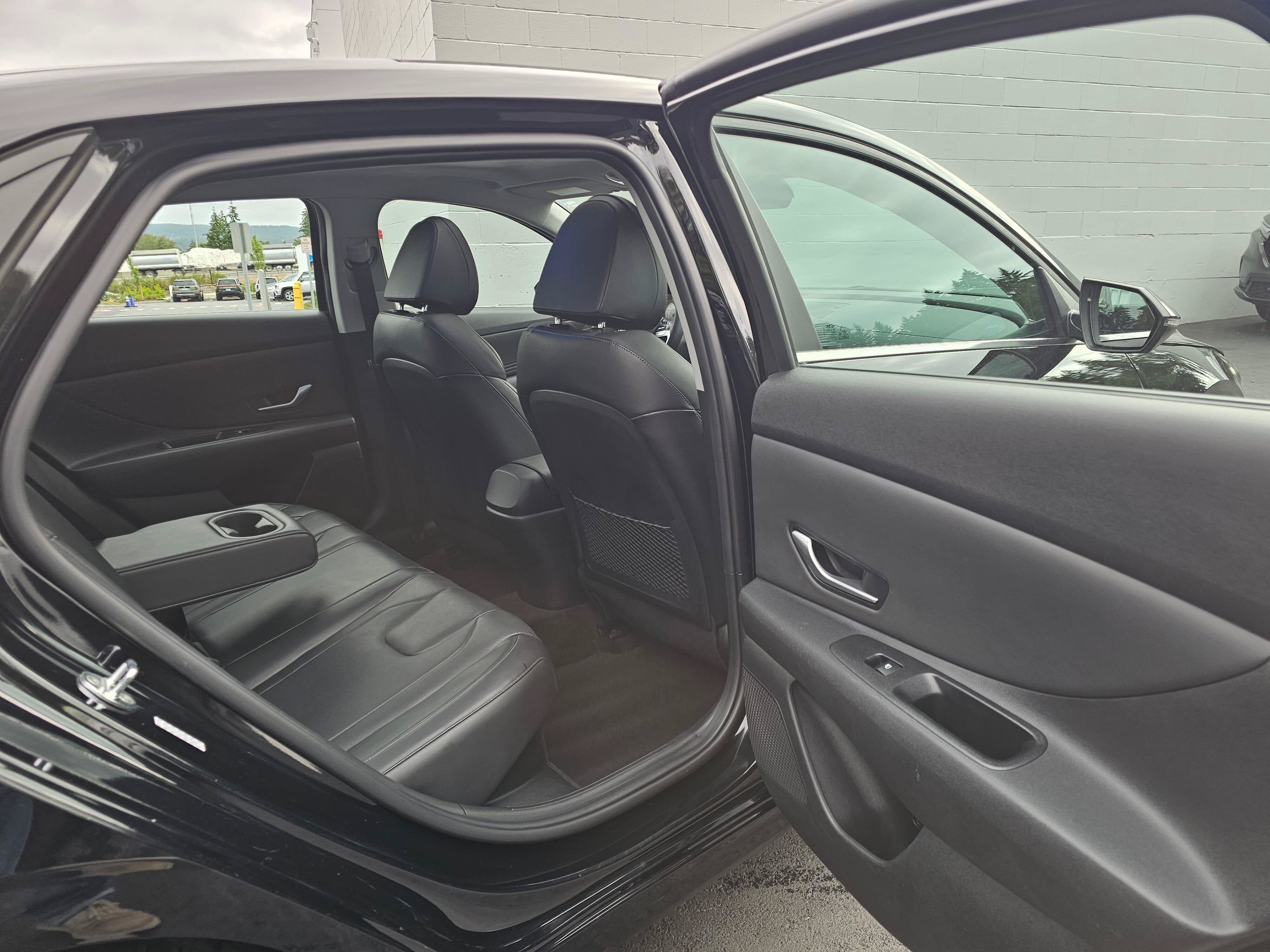 Used 2023 Hyundai Elantra Limited FWD image 14