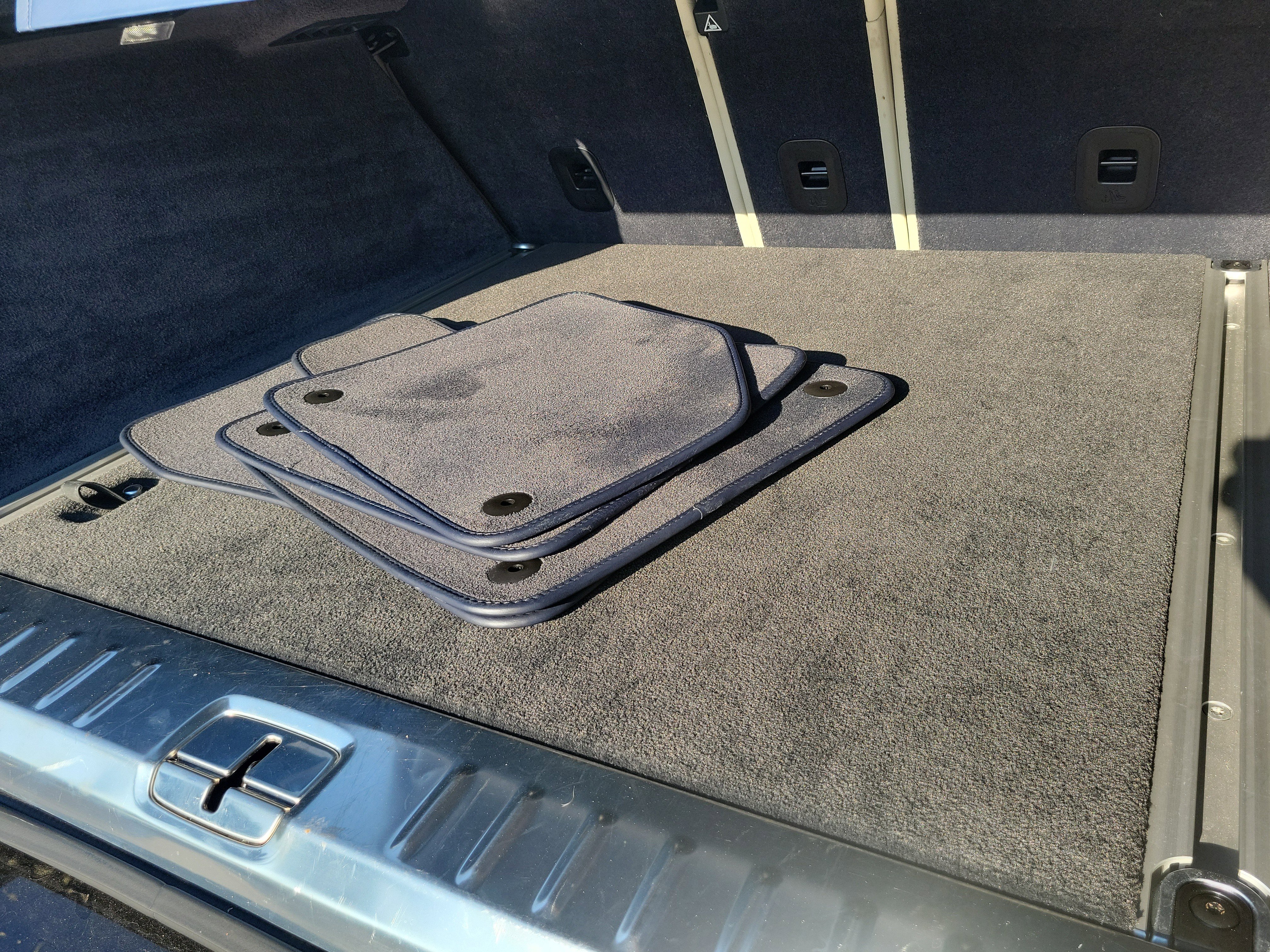 Used 2021 Aston Martin DBX image 6