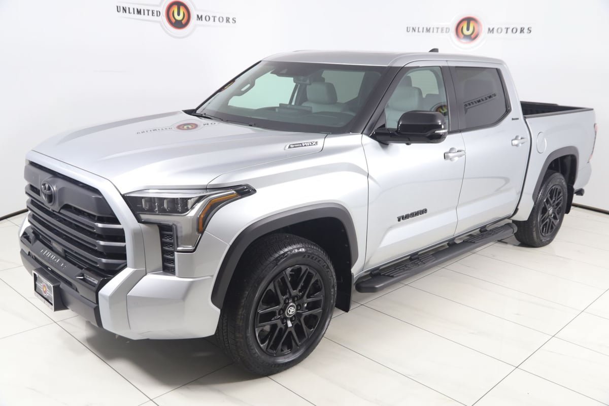 Used 2025 Toyota Tundra Limited AWD/4WD image 22