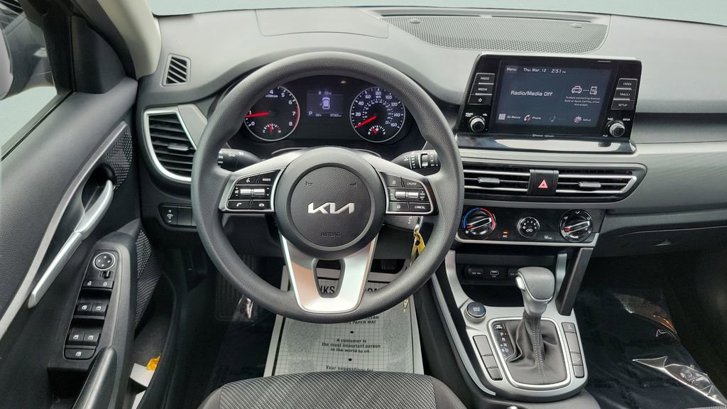 Used 2022 Kia Seltos LX image 23