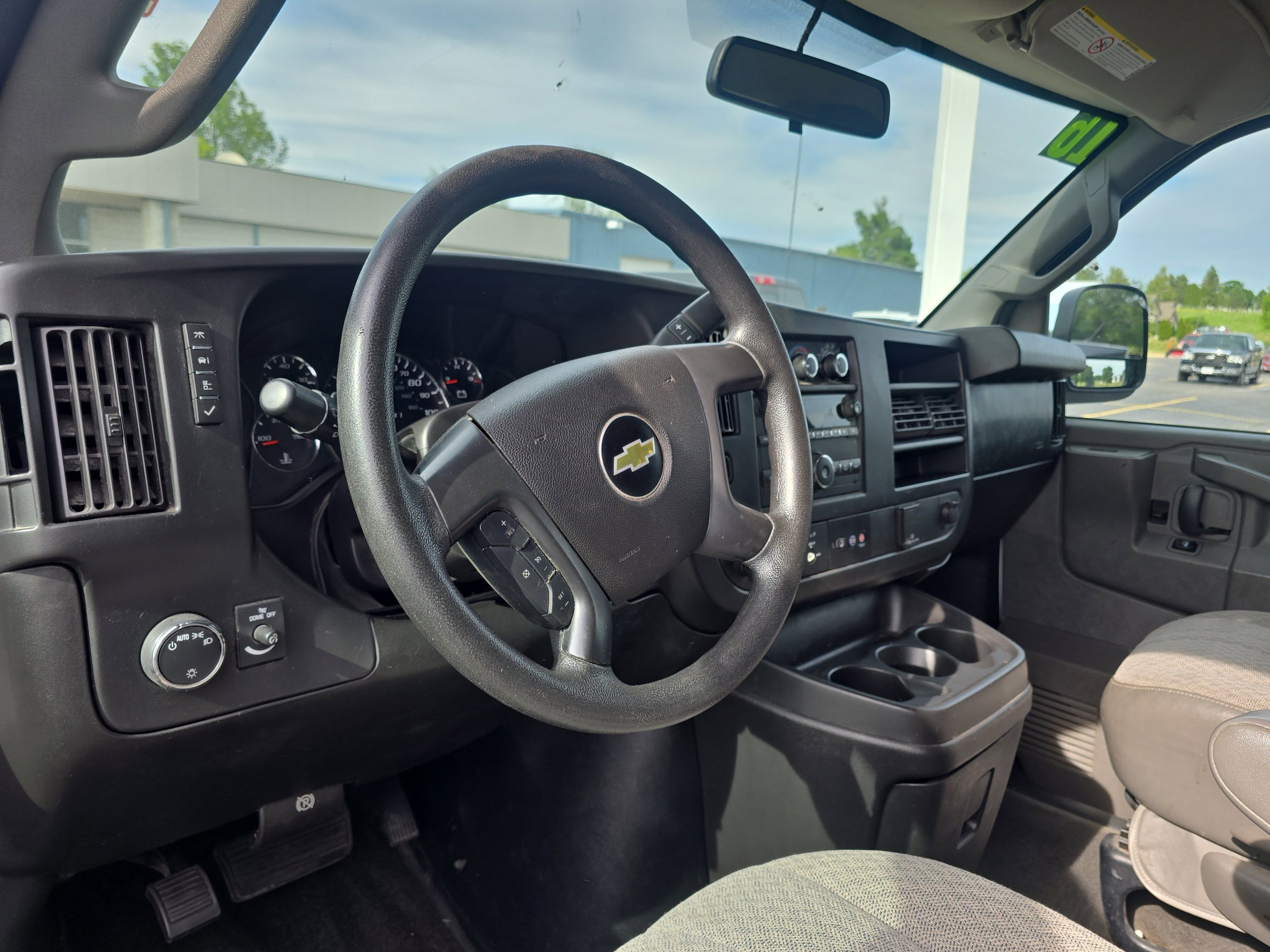 Used 2016 Chevrolet Express 3500 LT w/ LT Preferred Equipment Group RWD image 9