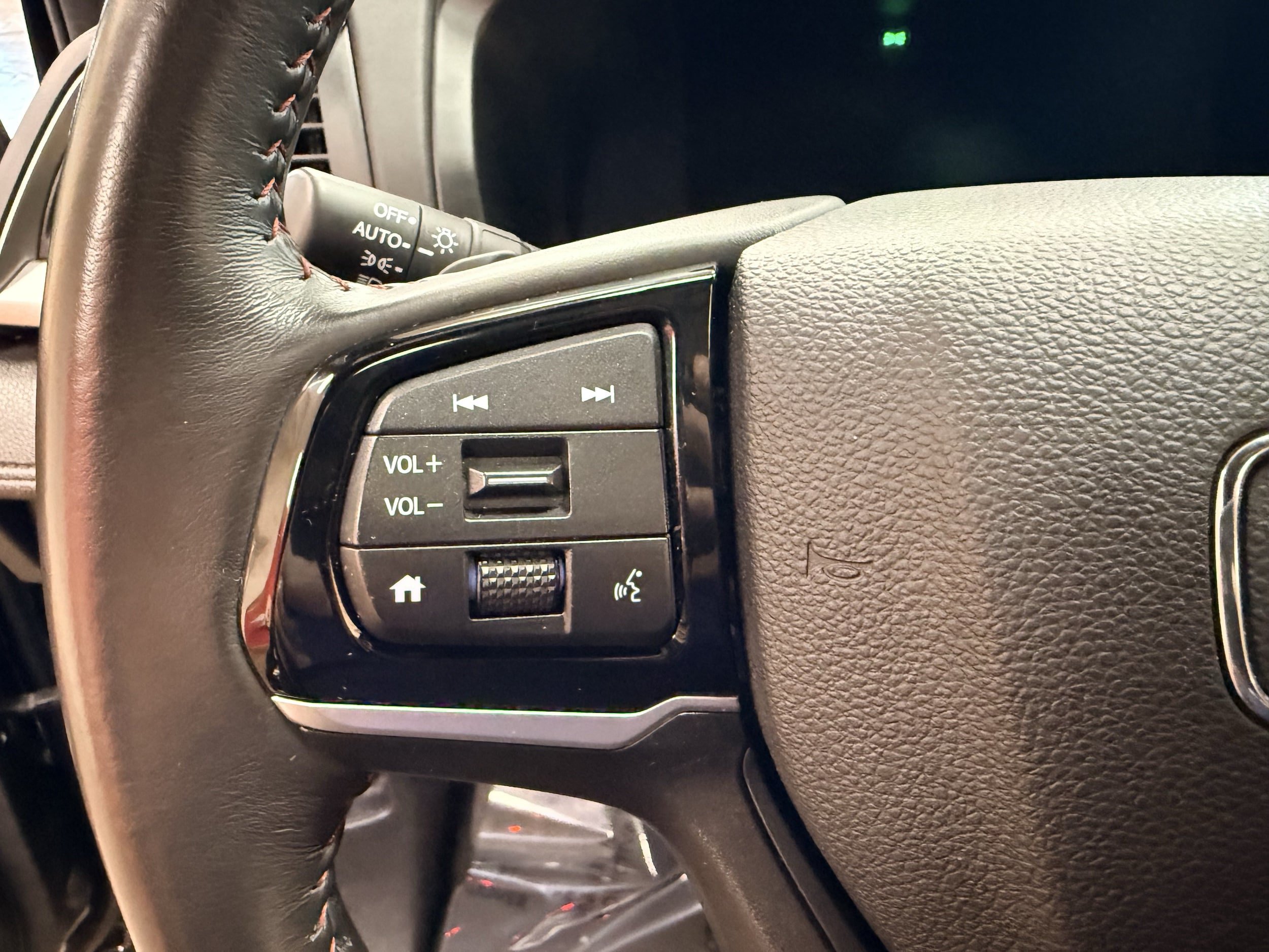 Used 2025 Honda Odyssey Sport-L image 12